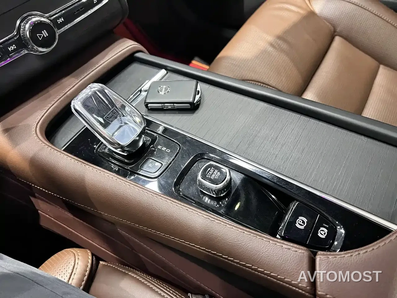 Volvo XC90 Plug-in Hybrid 2022 E-Drive Hybrid T8 Smart Premium Luxury 7-Seater — фото 7
