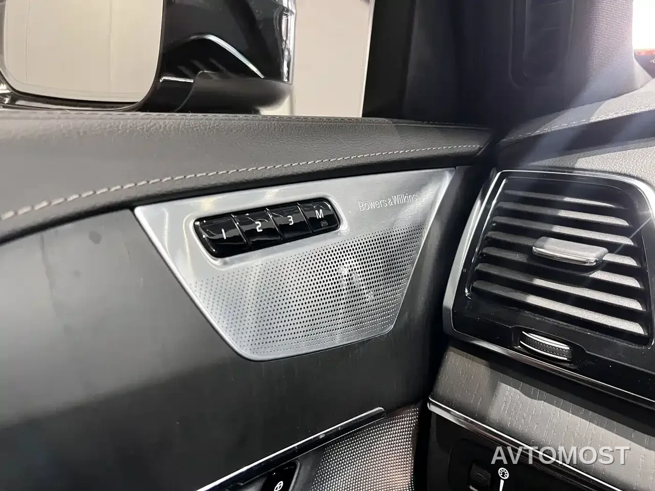 Volvo XC90 Plug-in Hybrid 2022 E-Drive Hybrid T8 Smart Premium Luxury 7-Seater — фото 8