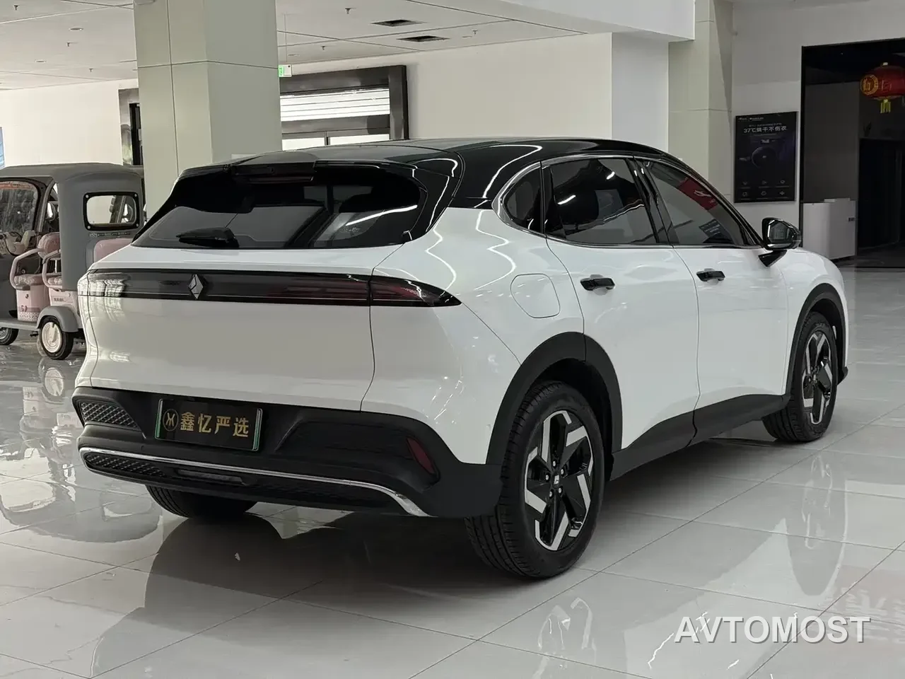 Baojun Yunhai 2024 140km Plug-in Hybrid — фото 10
