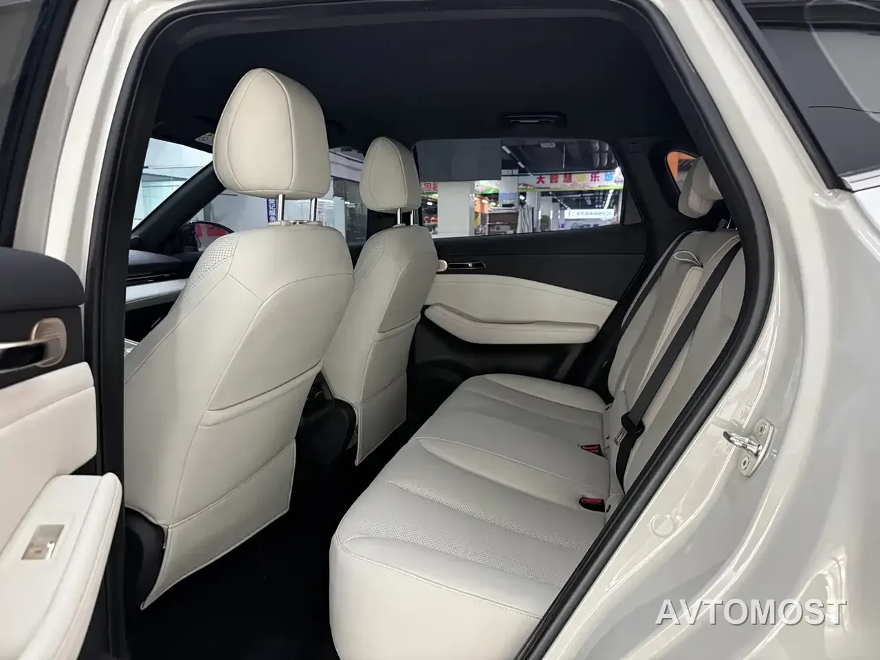 Baojun Yunhai 2024 140km Plug-in Hybrid — фото 14