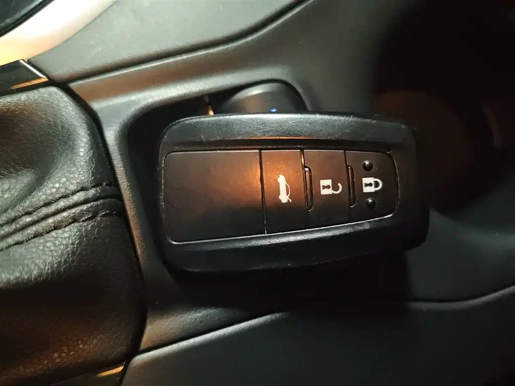 Toyota Corolla 2021 Hybrid 1.8L E-CVT Elite Edition — фото 9