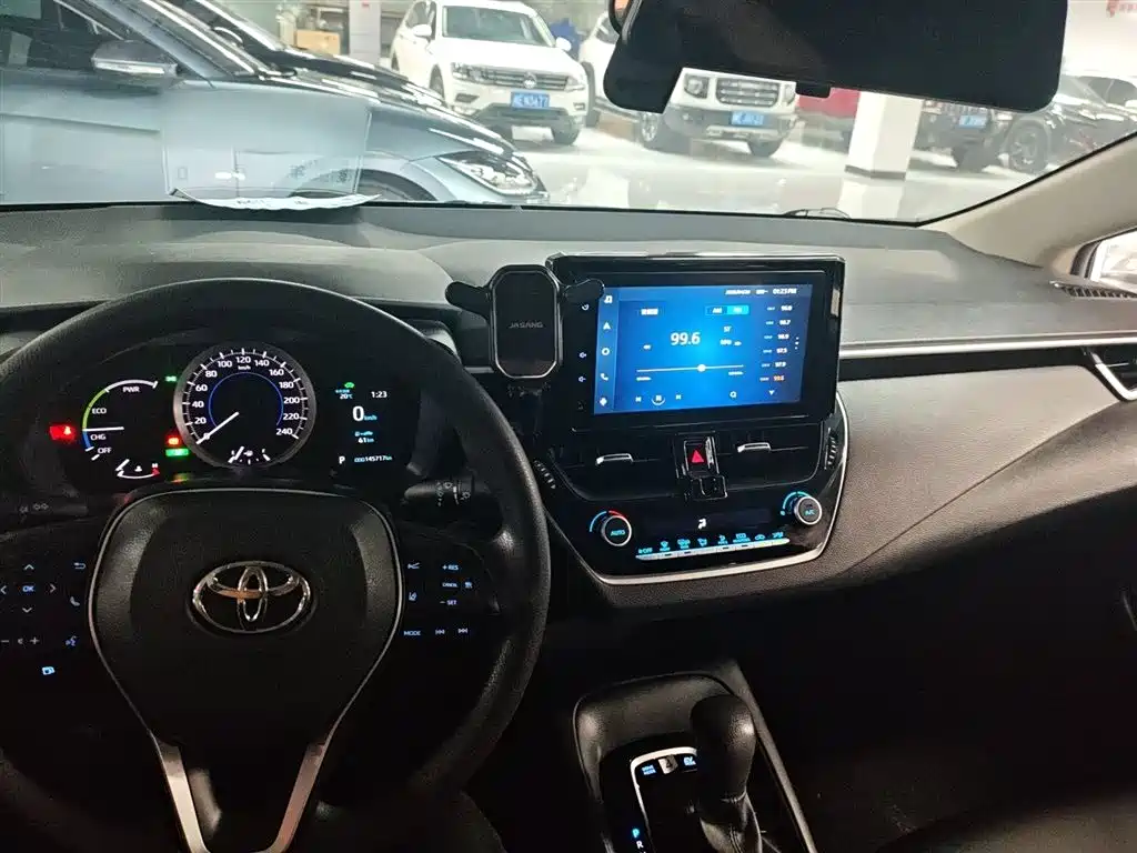 Toyota Corolla 2021 Hybrid 1.8L E-CVT Elite Edition — фото 10