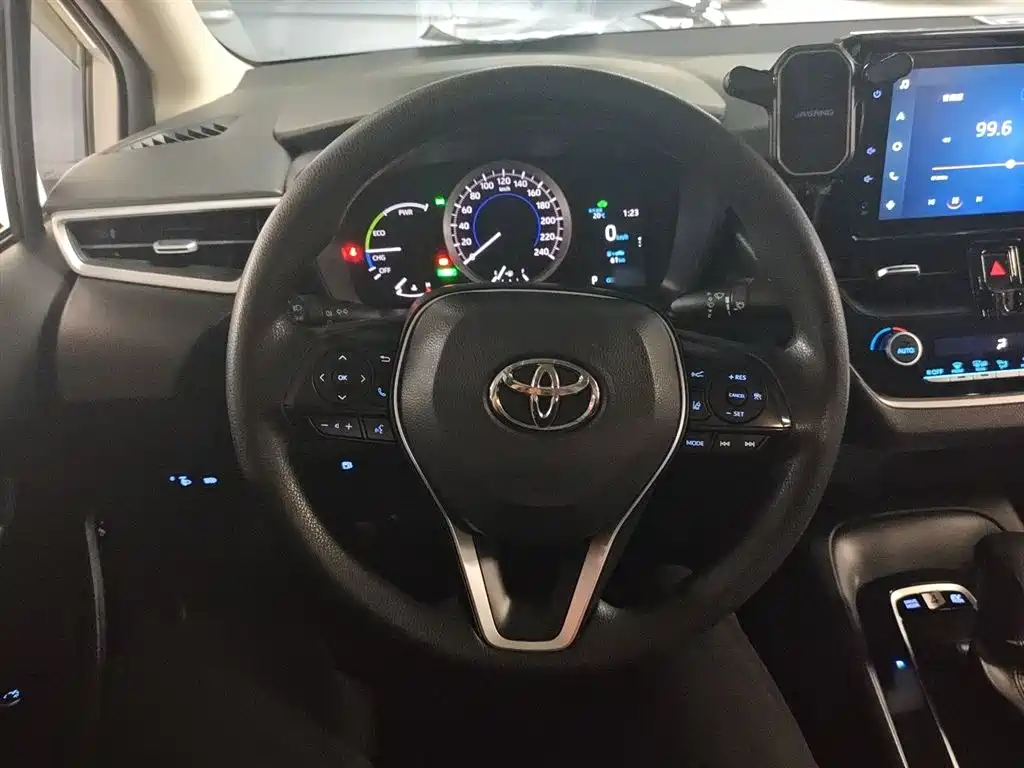 Toyota Corolla 2021 Hybrid 1.8L E-CVT Elite Edition — фото 11
