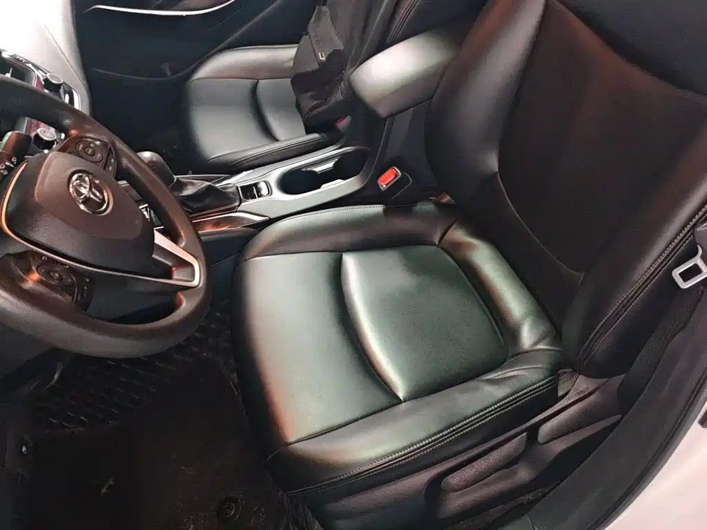 Toyota Corolla 2021 Hybrid 1.8L E-CVT Elite Edition — фото 15