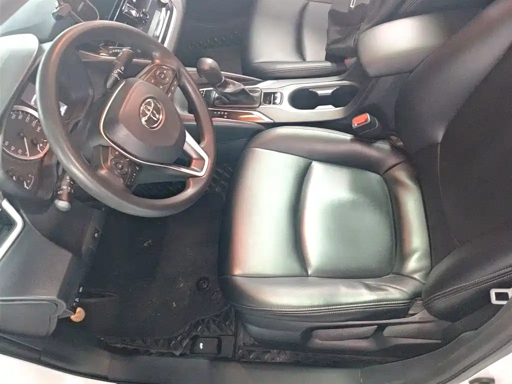 Toyota Corolla 2021 Hybrid 1.8L E-CVT Elite Edition — фото 16