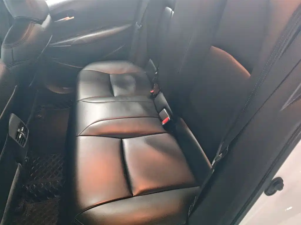 Toyota Corolla 2021 Hybrid 1.8L E-CVT Elite Edition — фото 17