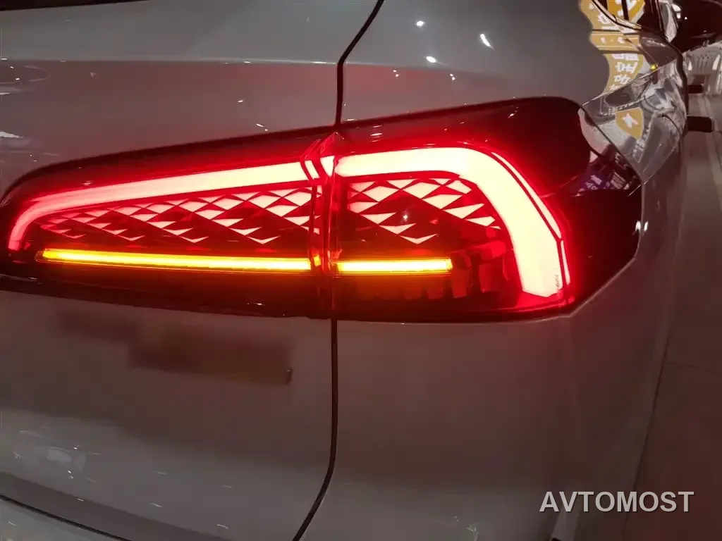 Roewe RX5 eMAX 2022 1.5T PHEV Fearless Premium Edition — фото 8
