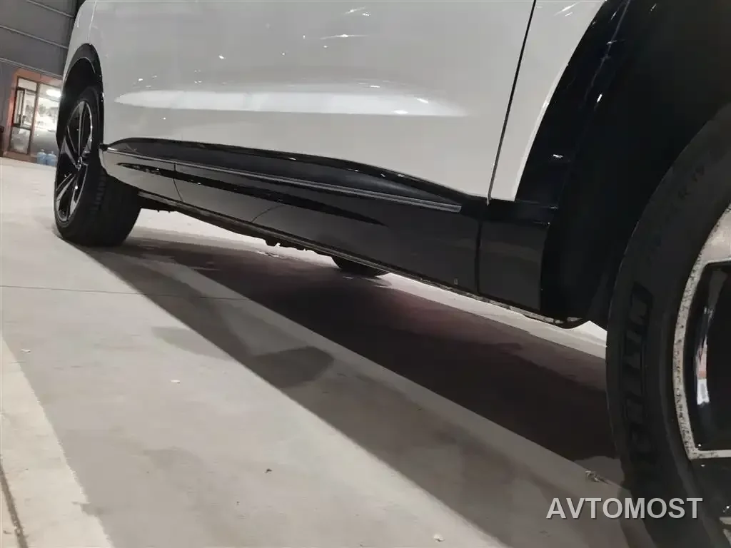 Roewe RX5 eMAX 2022 1.5T PHEV Fearless Premium Edition — фото 20
