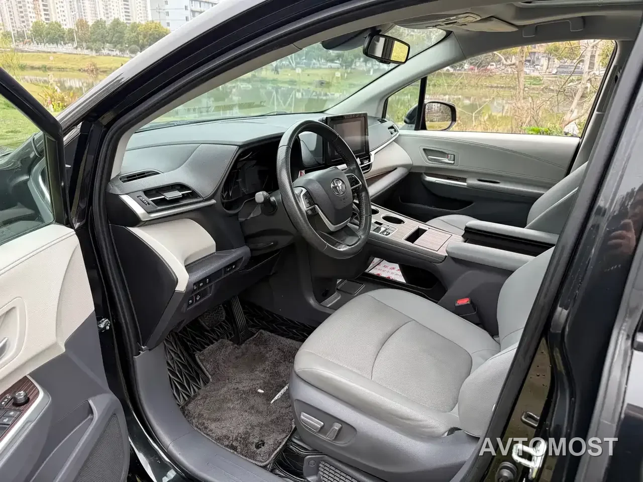 Toyota Sienna 2021 2.5L Hybrid Luxury Edition — фото 2
