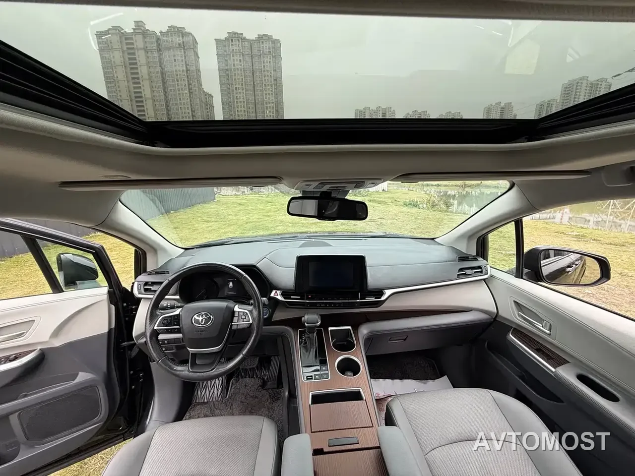 Toyota Sienna 2021 2.5L Hybrid Luxury Edition — фото 4