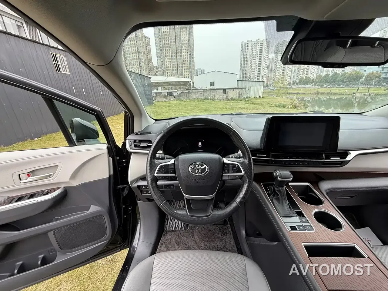 Toyota Sienna 2021 2.5L Hybrid Luxury Edition — фото 5