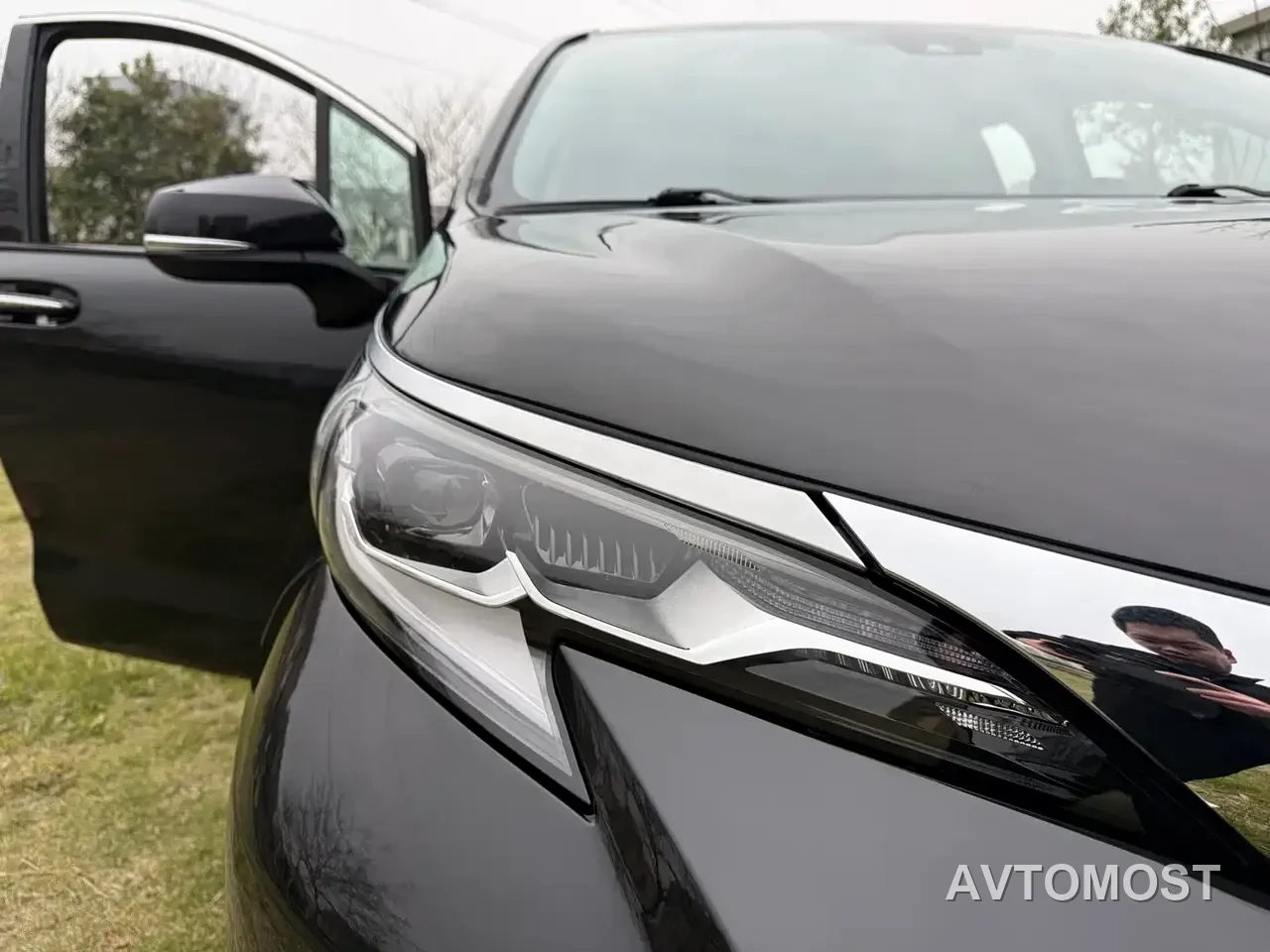 Toyota Sienna 2021 2.5L Hybrid Luxury Edition — фото 10