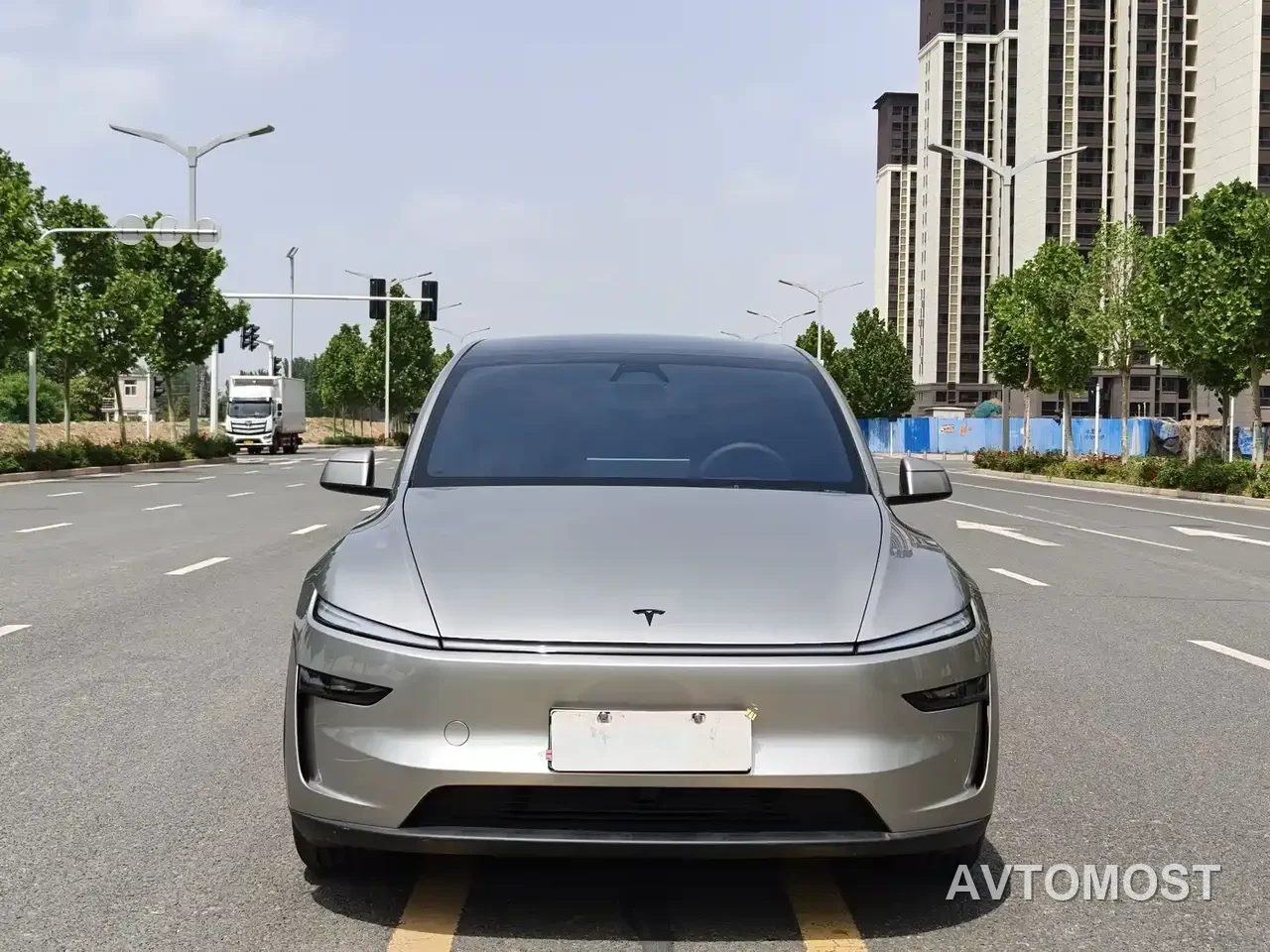 Tesla Model Y L 2025 Facelift Long Range AWD — фото 2