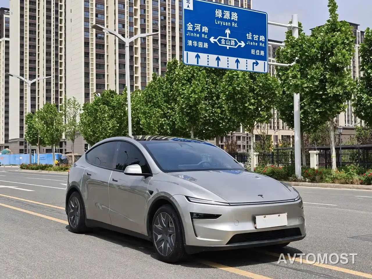 Tesla Model Y L 2025 Facelift Long Range AWD — фото 3