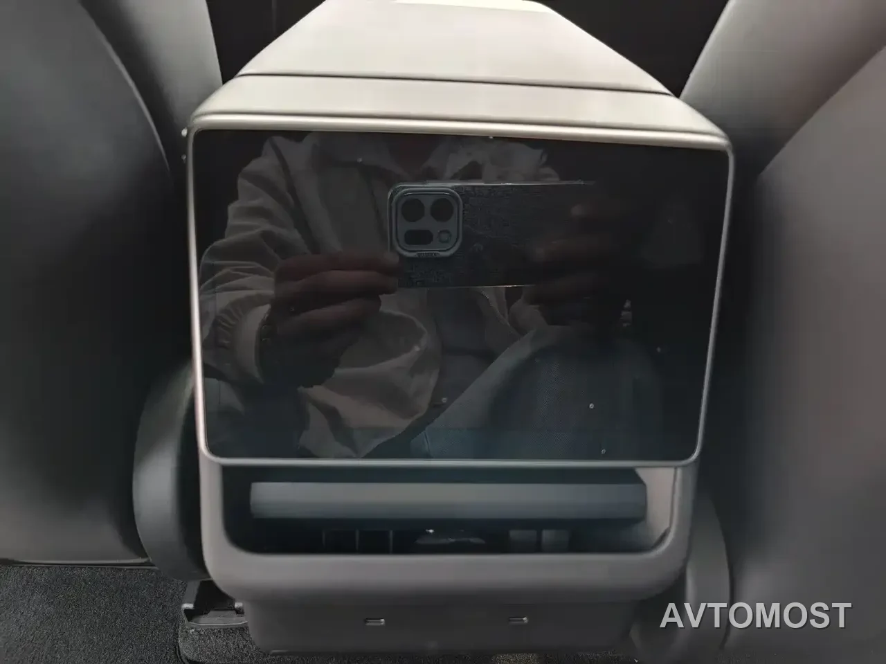 Tesla Model Y L 2025 Facelift Long Range AWD — фото 18