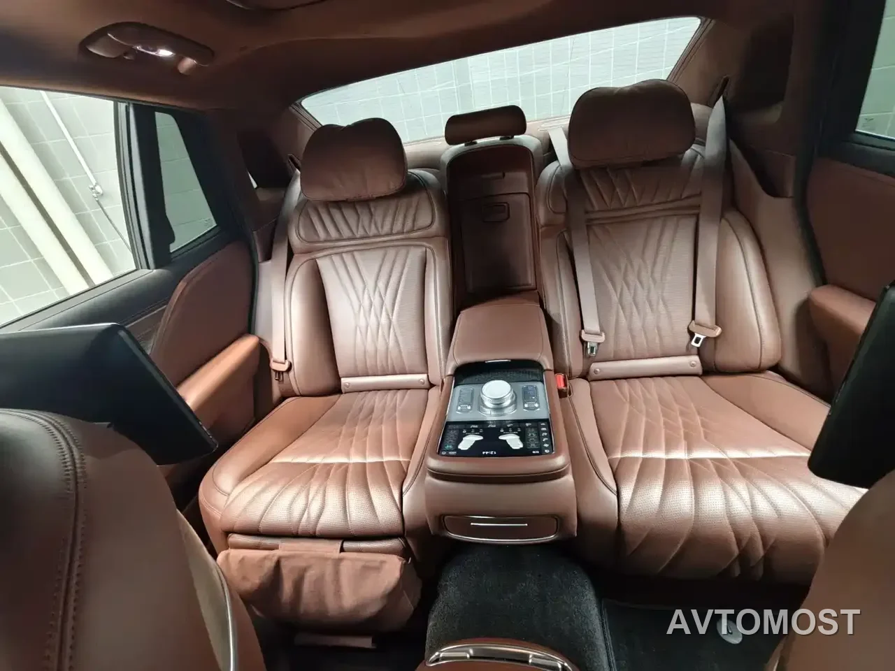 Genesis G90 2023 3.5T Flagship Version — фото 12