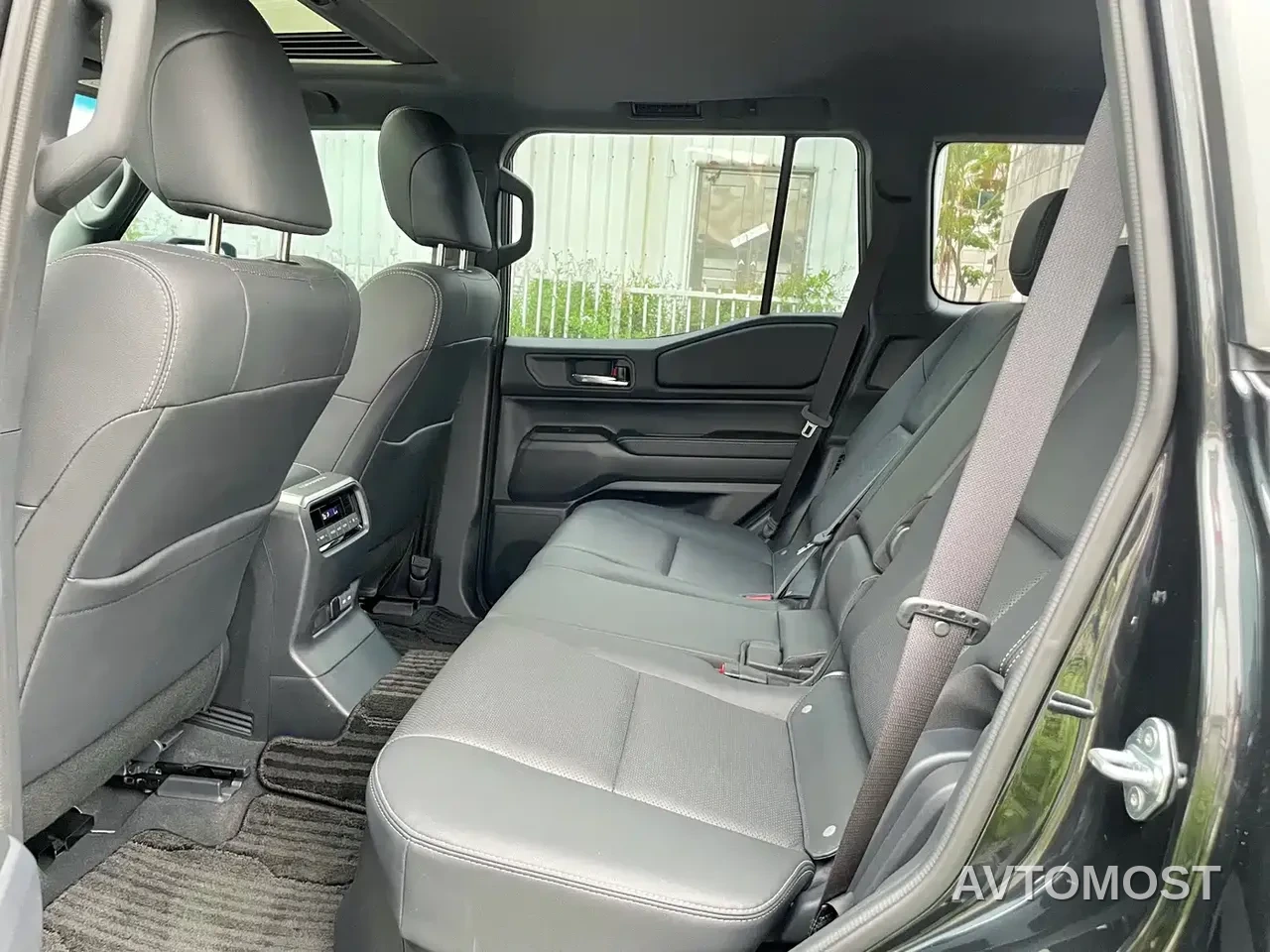 Toyota Prado 2024 2.4T All-Terrain TX Edition 5-Seater — фото 6