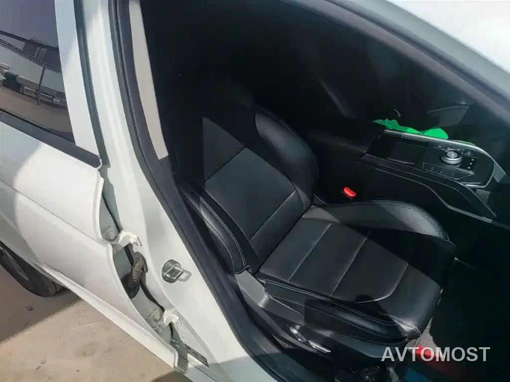Geely Emgrand New Energy 2021 EV Pro Ride-hailing Edition — фото 21