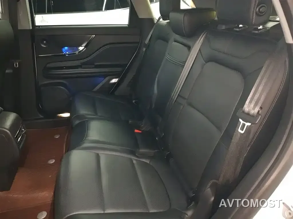 Lincoln Adventurer NEV 2021 PHEV AWD e-Elegance Edition — фото 12
