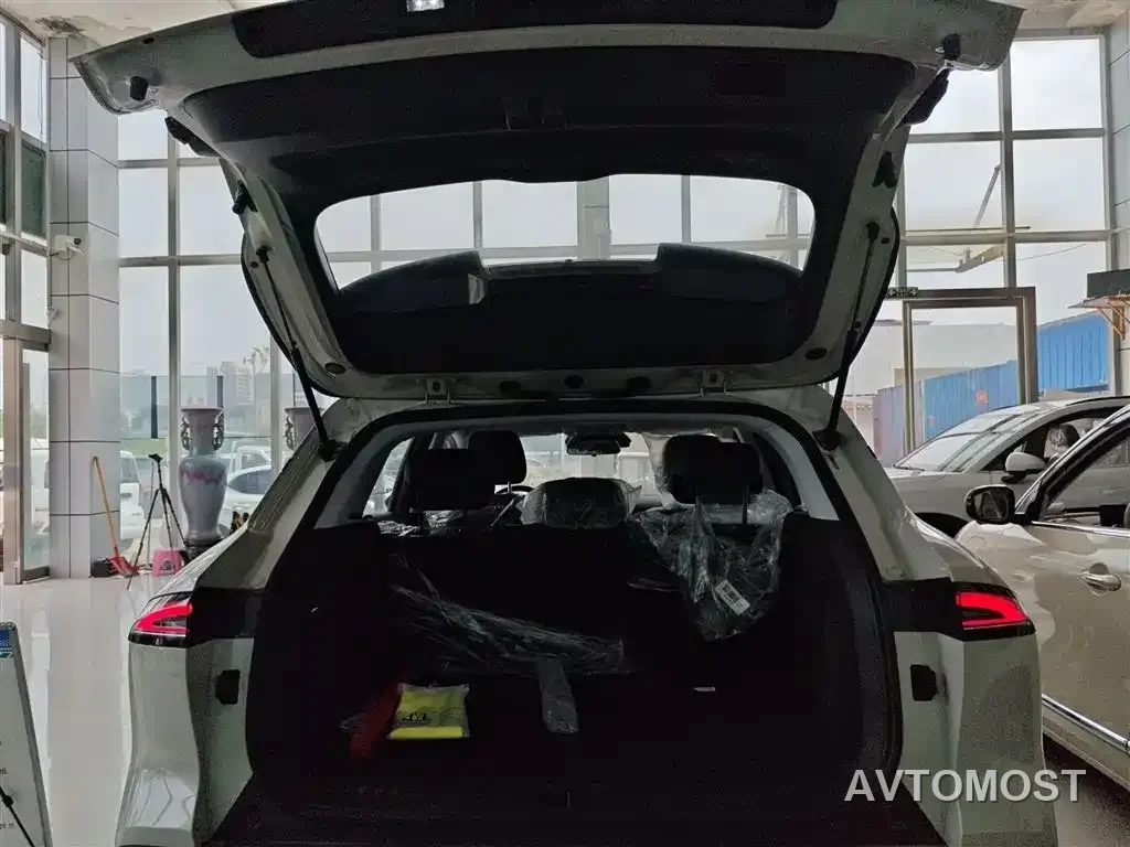 Baojun Yunhai 2024 140km Plug-in Hybrid — фото 11