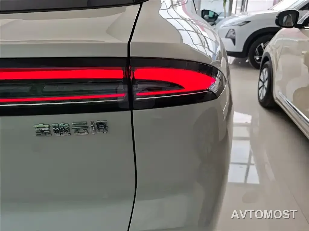Baojun Yunhai 2024 140km Plug-in Hybrid — фото 19