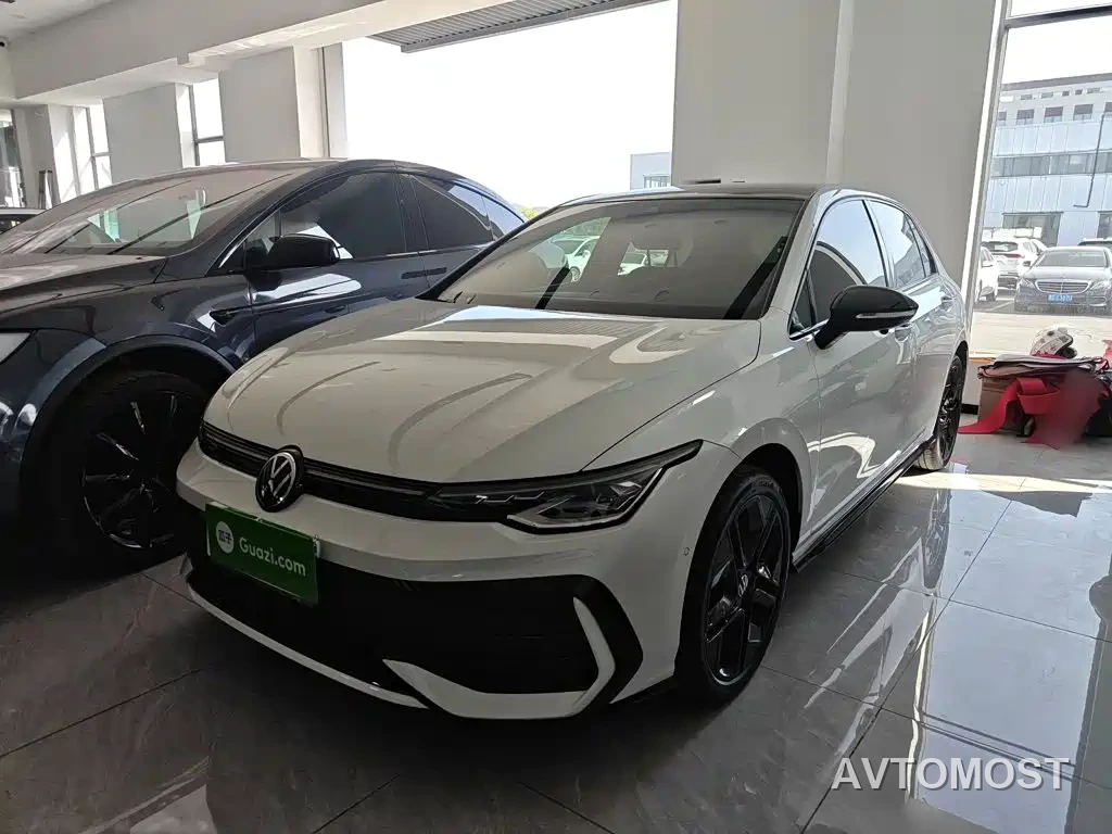Volkswagen Golf 2025 Second Facelift 300TSI R-Line — фото 1