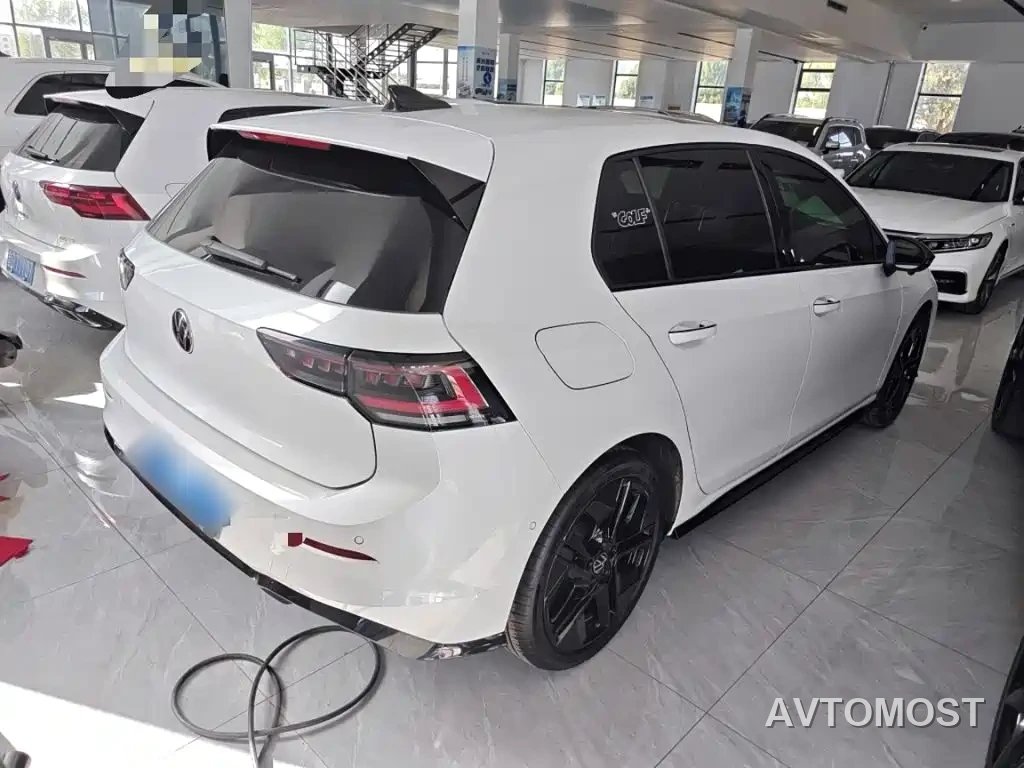 Volkswagen Golf 2025 Second Facelift 300TSI R-Line — фото 9