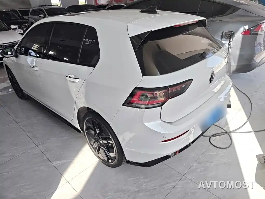 Volkswagen Golf 2025 Second Facelift 300TSI R-Line — фото 11