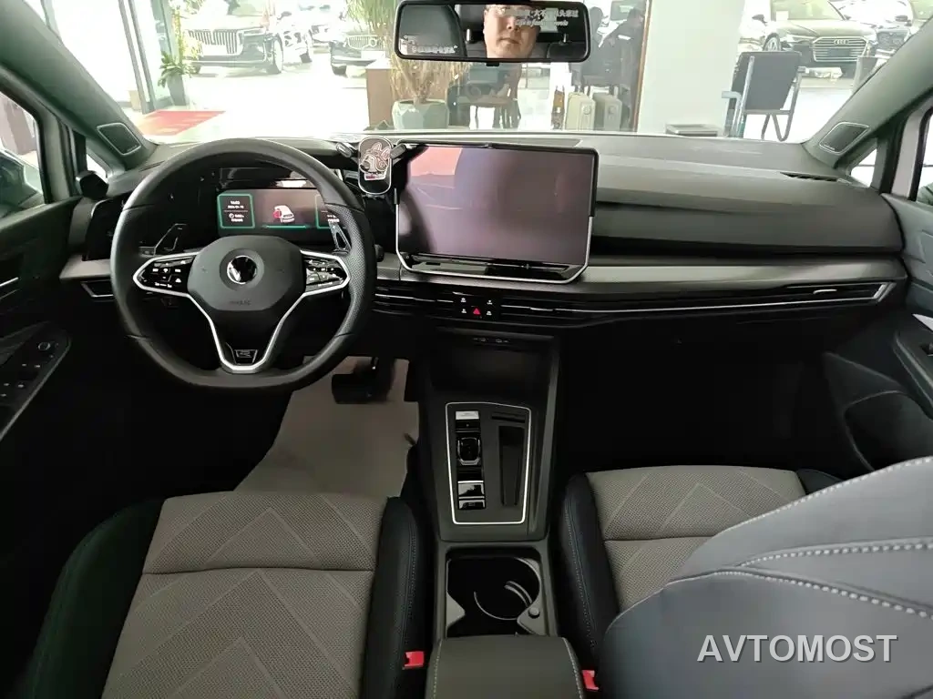 Volkswagen Golf 2025 Second Facelift 300TSI R-Line — фото 16