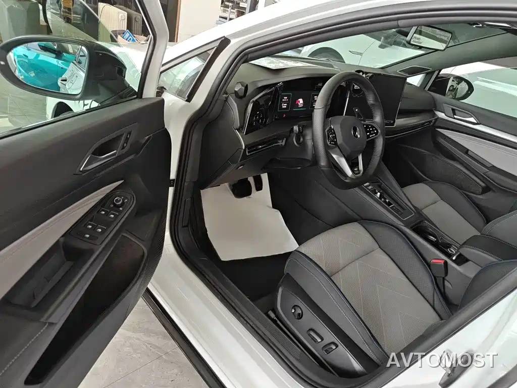 Volkswagen Golf 2025 Second Facelift 300TSI R-Line — фото 18