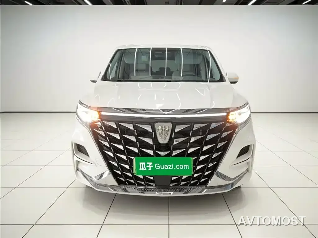 Roewe iMAX8 EV 2025 Model 1.5T DMH Land Premium Edition — фото 3