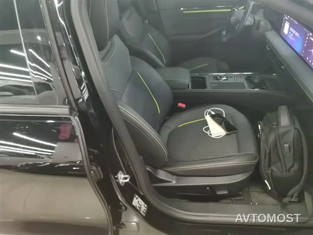 Ford Mondeo 2025 2.0T EcoBoost E Hybrid Sport Edition — фото 16