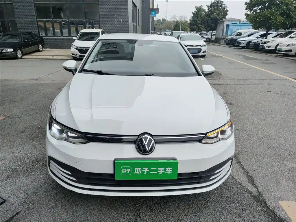 Volkswagen Golf 2023 Model 200TSI DSG — фото 3