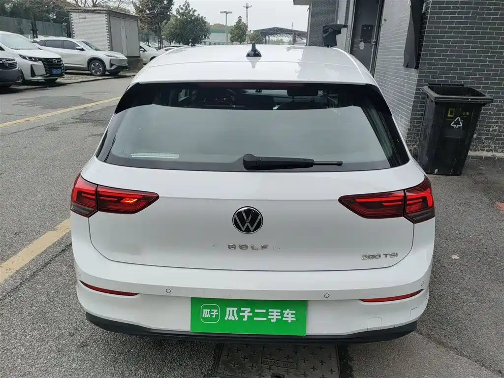 Volkswagen Golf 2023 Model 200TSI DSG — фото 4