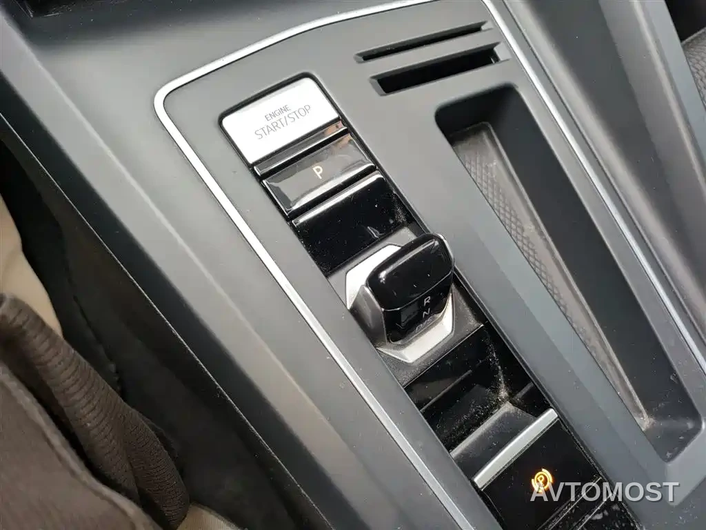 Volkswagen Golf 2023 Model 200TSI DSG — фото 10