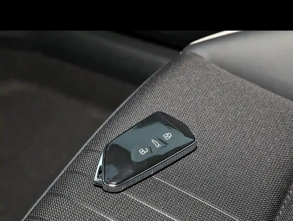 Volkswagen Golf 2023 Model 200TSI DSG — фото 17