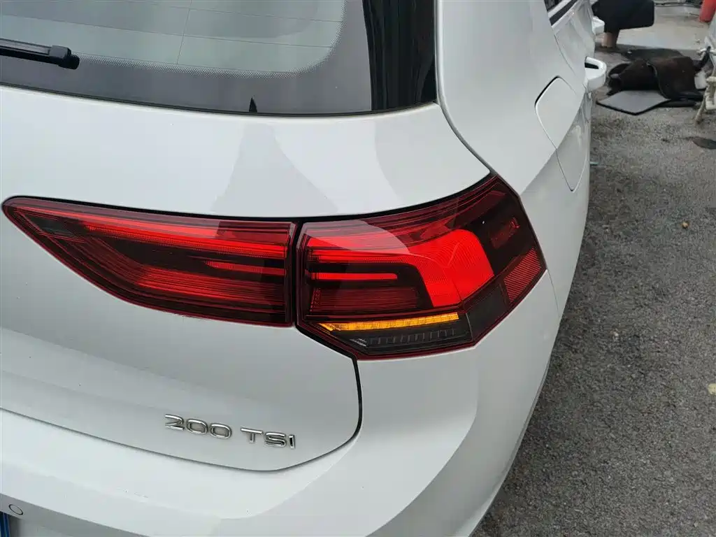 Volkswagen Golf 2023 Model 200TSI DSG — фото 24