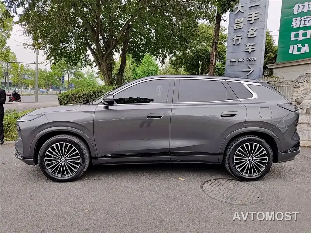 Dongfeng Aeolus L8 2025 Plug-in Hybrid — фото 3