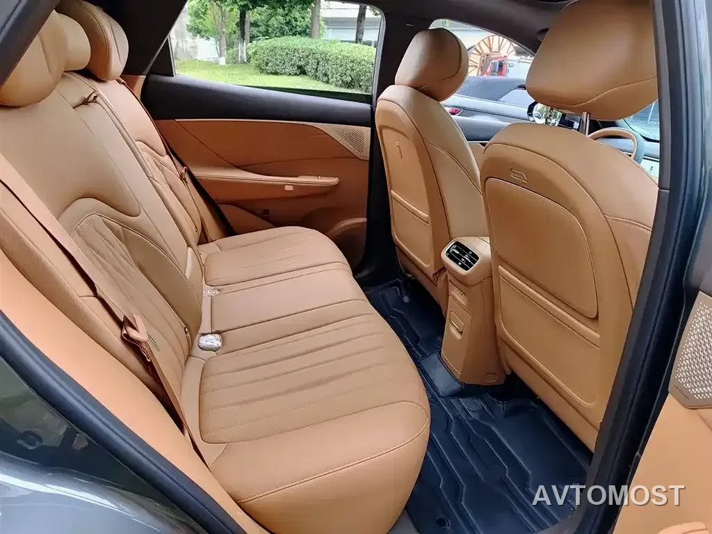 Dongfeng Aeolus L8 2025 Plug-in Hybrid — фото 10