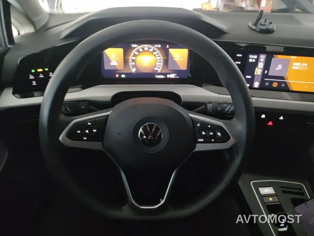 Volkswagen Golf 2023 Model 200TSI DSG — фото 7