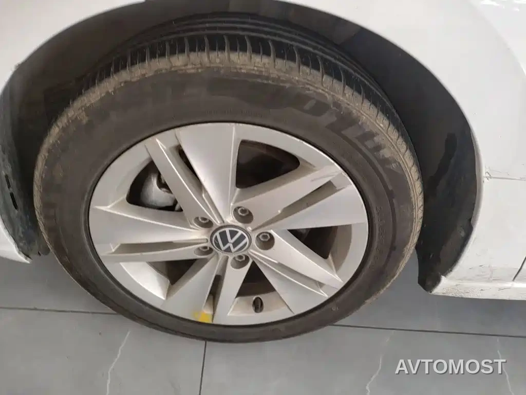 Volkswagen Golf 2023 Model 200TSI DSG — фото 24