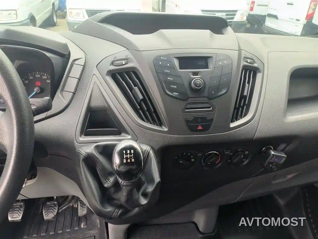 Ford Transit 2019 2.0T Diesel Multi-Purpose Commercial Vehicle Short Wheelbase Low Roof 6-Seater China VI — фото 8