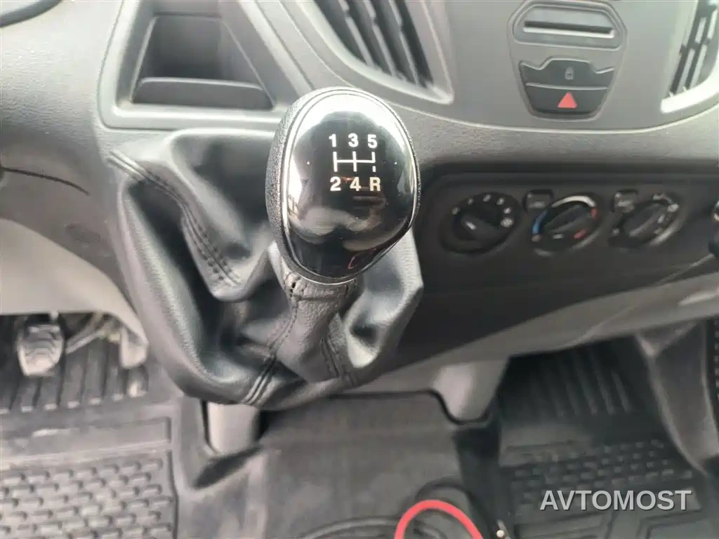 Ford Transit 2019 2.0T Diesel Multi-Purpose Commercial Vehicle Short Wheelbase Low Roof 6-Seater China VI — фото 9