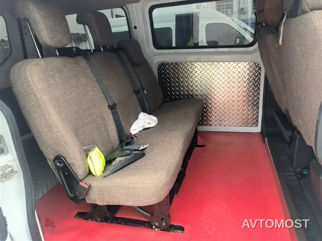 Ford Transit 2019 2.0T Diesel Multi-Purpose Commercial Vehicle Short Wheelbase Low Roof 6-Seater China VI — фото 12