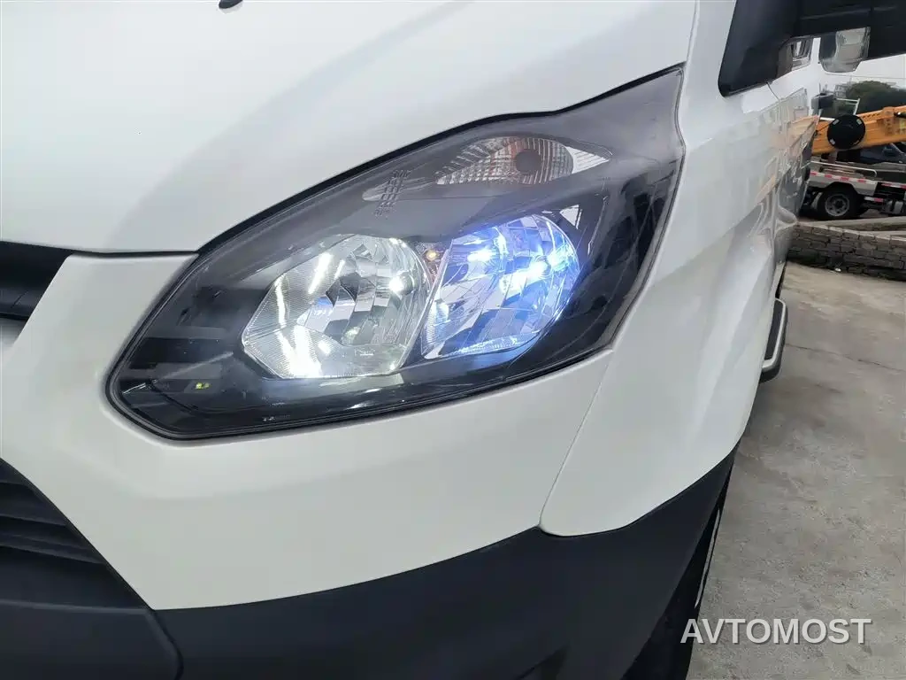 Ford Transit 2019 2.0T Diesel Multi-Purpose Commercial Vehicle Short Wheelbase Low Roof 6-Seater China VI — фото 19