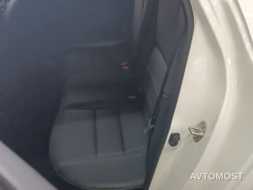 Nissan Sylphy 2023 1.6L CVT Deluxe Edition — фото 12
