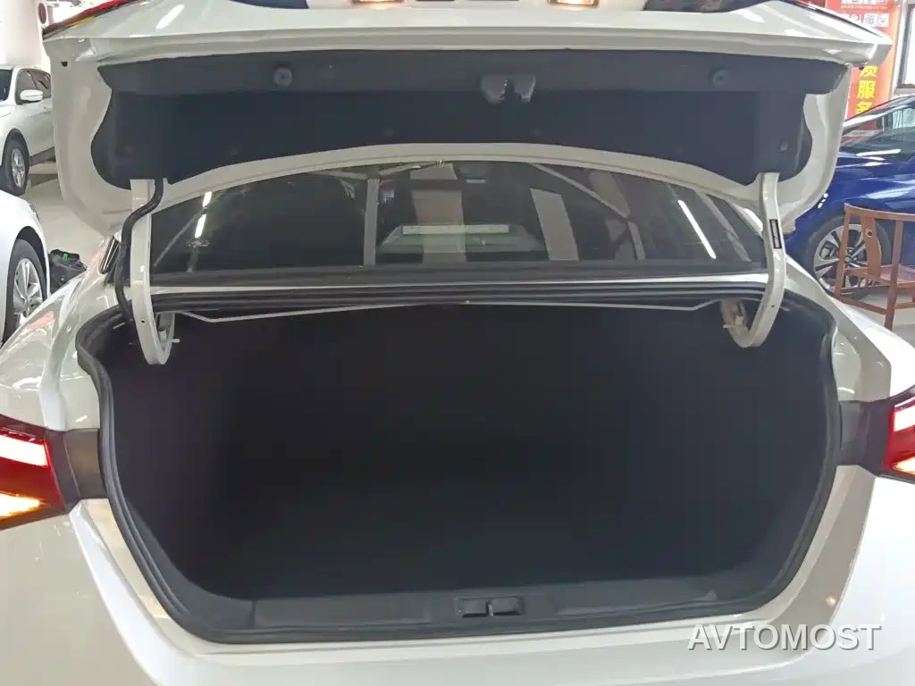 Nissan Sylphy 2023 1.6L CVT Deluxe Edition — фото 14