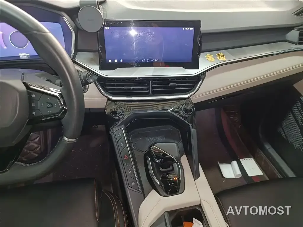 Lynk & Co 06 EM-P 2020 PHEV Plus — фото 11