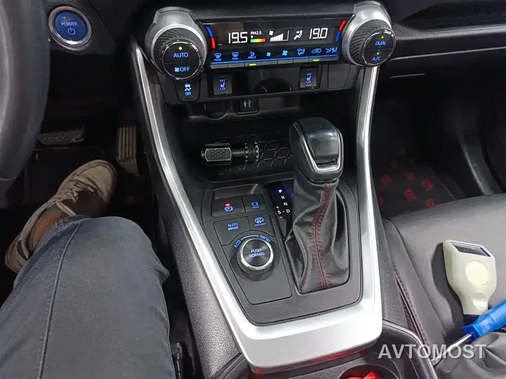Toyota Wildlander New Energy 2021 High Performance 2.5L 2WD Power Edition — фото 12