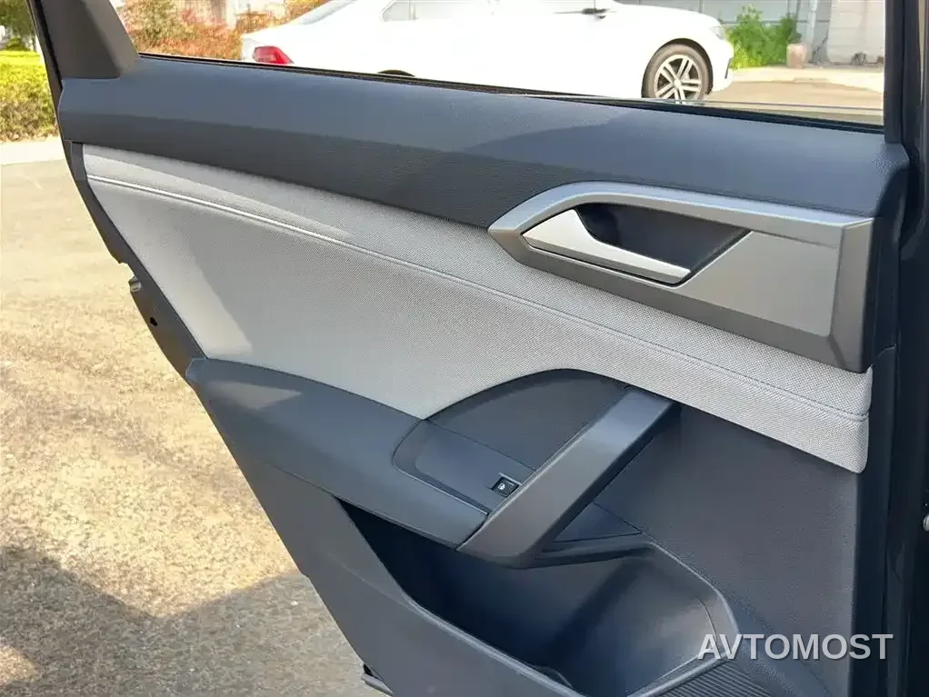 Volkswagen Tharu 2024 300TSI 2WD New Moon Edition — фото 23